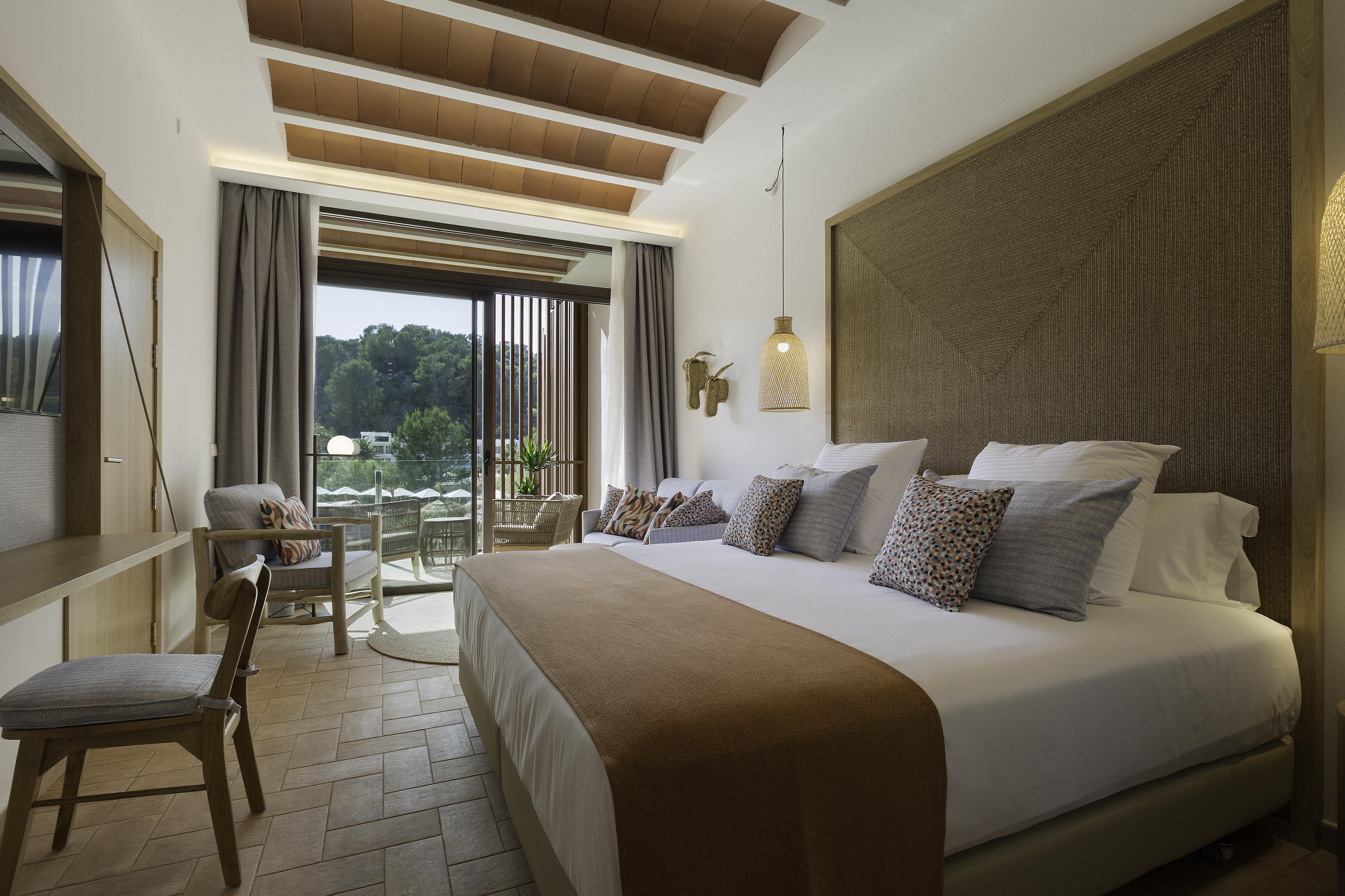 Cala San Miguel Ibiza Resort, Adults Only, Curio Collection By Hilton Port de Sant Miguel ภายนอก รูปภาพ Deluxe room