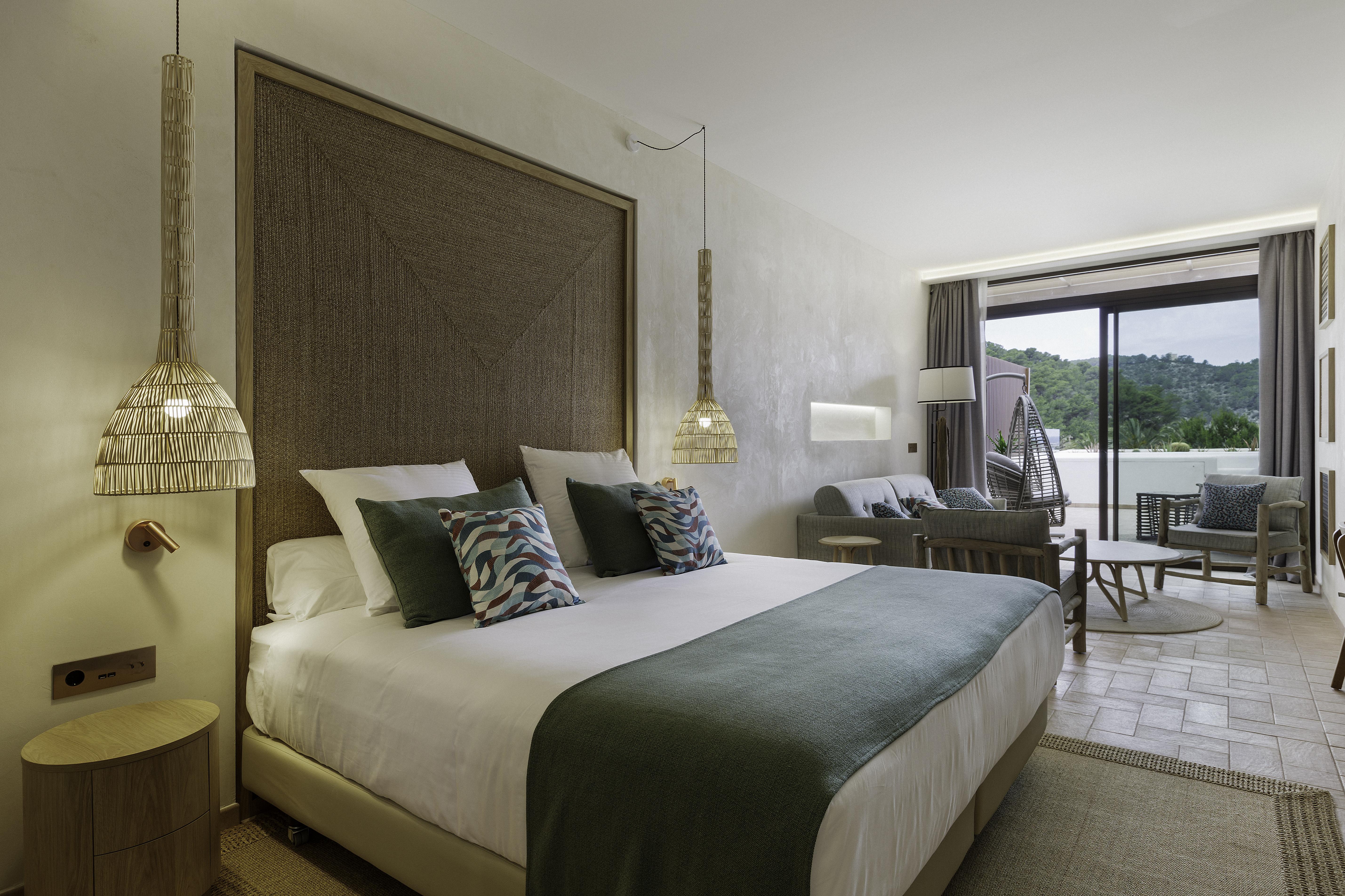 Cala San Miguel Ibiza Resort, Adults Only, Curio Collection By Hilton Port de Sant Miguel ภายนอก รูปภาพ Deluxe room