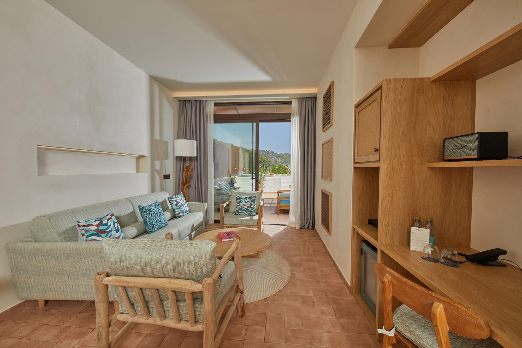 Cala San Miguel Ibiza Resort, Adults Only, Curio Collection By Hilton Port de Sant Miguel ภายนอก รูปภาพ A room at the hotel
